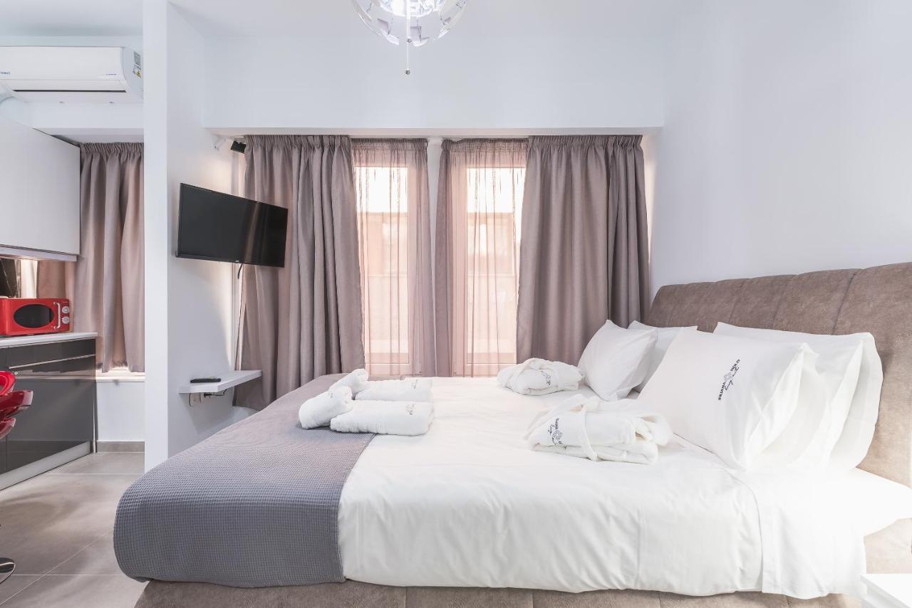 Iguana Gold Luxury Suites 1Min From Ermou Str أثينا المظهر الخارجي الصورة