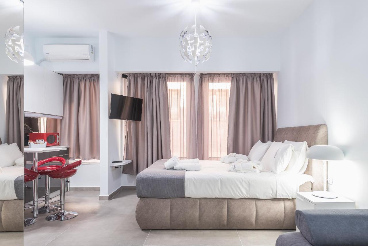 Iguana Gold Luxury Suites 1Min From Ermou Str أثينا المظهر الخارجي الصورة