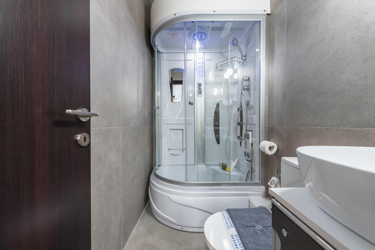 Iguana Gold Luxury Suites 1Min From Ermou Str أثينا المظهر الخارجي الصورة